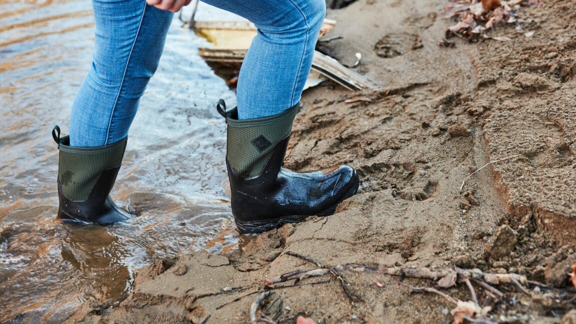 Top 5 Waterproof Boots for Outdoor Enthusiasts - Bootsphere